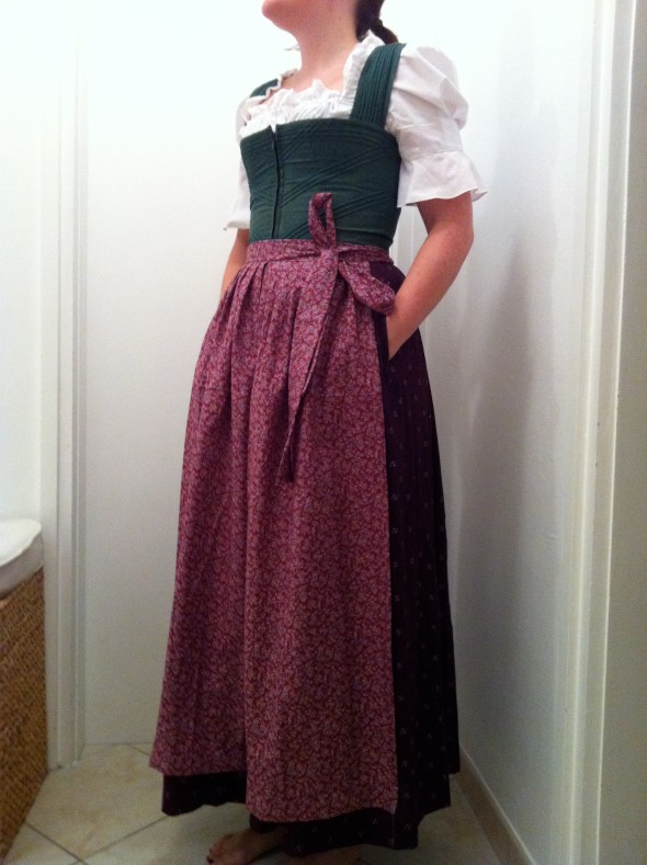 Dirndl-Schürzen-Look